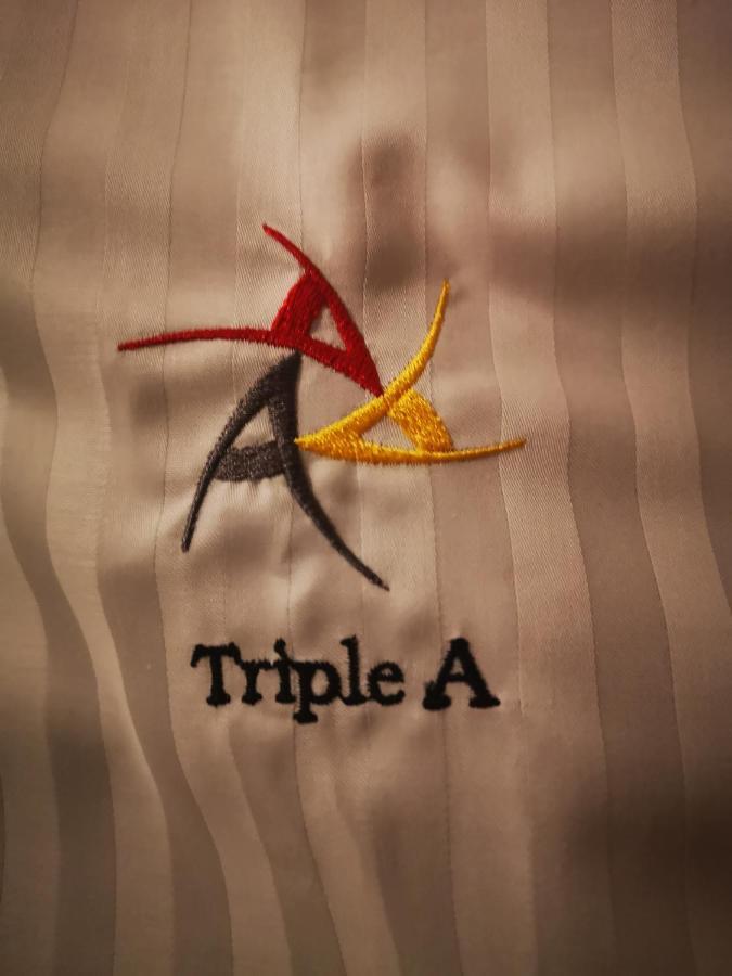 Triple A - 3 Squares - Free Parking! Atenas Exterior foto