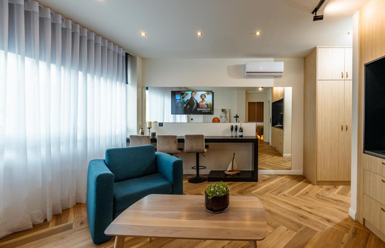 Triple A - 3 Squares - Free Parking! Atenas Exterior foto