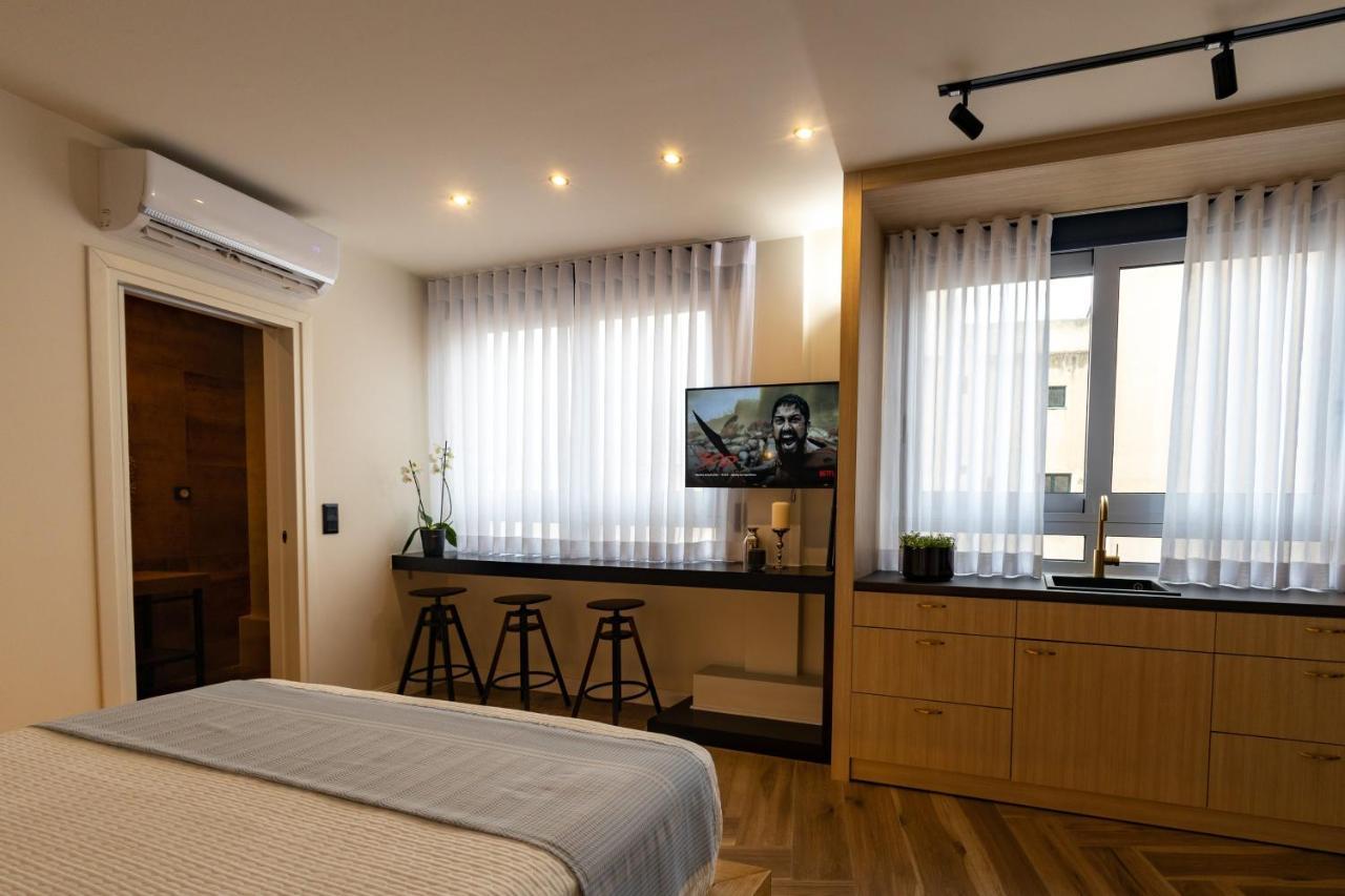 Triple A - 3 Squares - Free Parking! Atenas Exterior foto