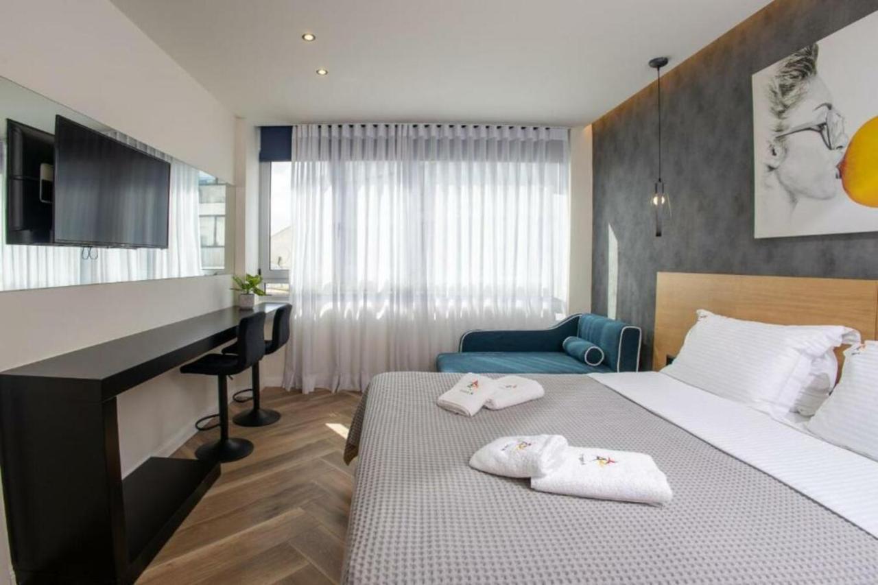 Triple A - 3 Squares - Free Parking! Atenas Exterior foto